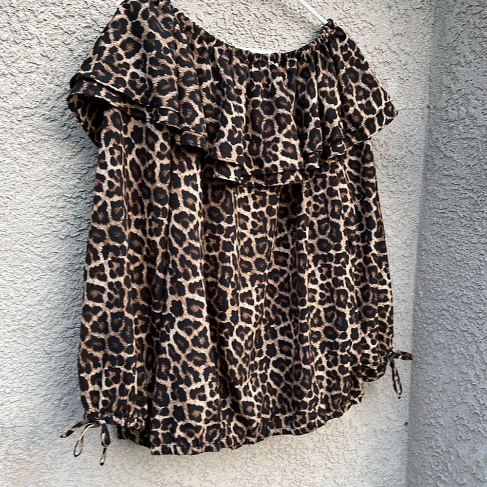 Leopard Print Off-Shoulder Top
